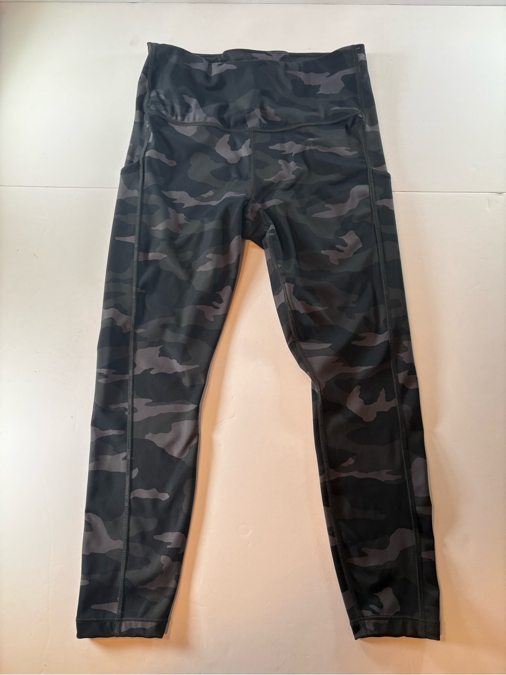 Athleta Dark Camo 7/8 Leggings Side Pockets